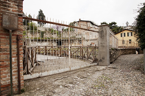 Come si presentava la cancellata prima del restauro